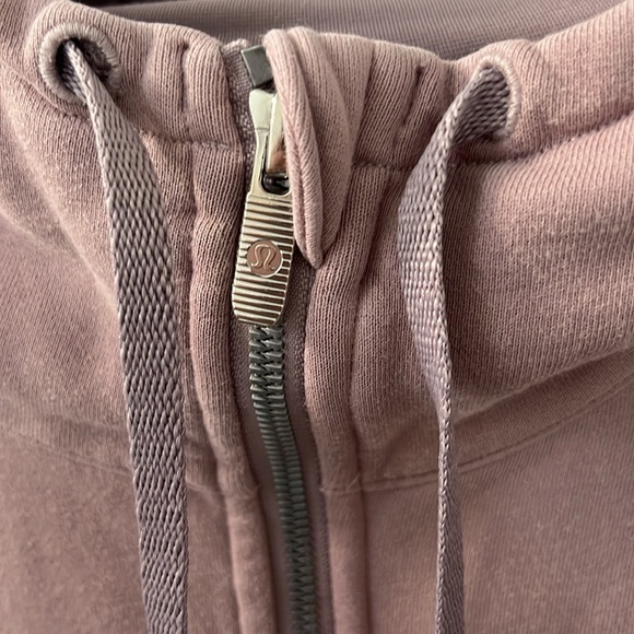 Lululemon Woman's Huddle & Hustle Hoodie - Picture 4 of 11